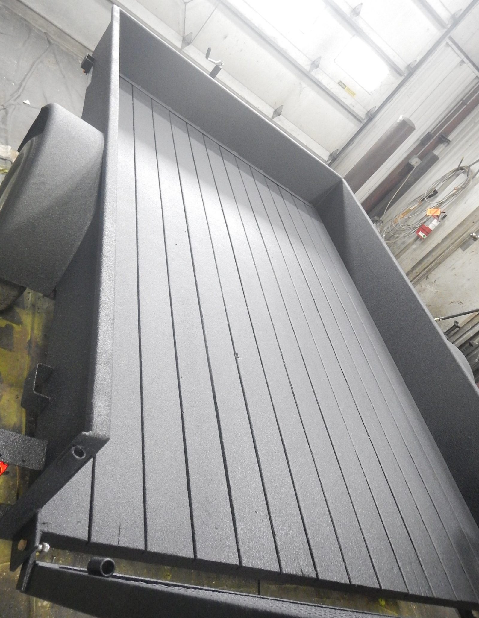 Work trailer with sealed seamed roof